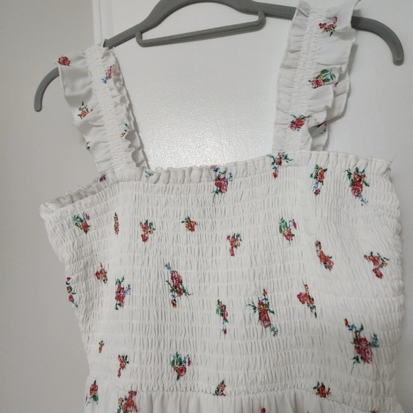 As You Wish Floral Smocked Feminine Dress (Please read) - Picture 2 of 4